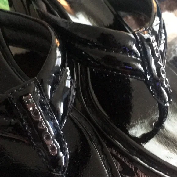 Beautiful Coach wedge sandals - Picture 6 of 9